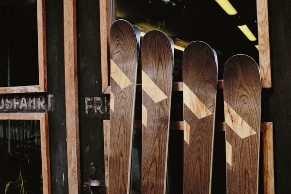 Skis aus Holz